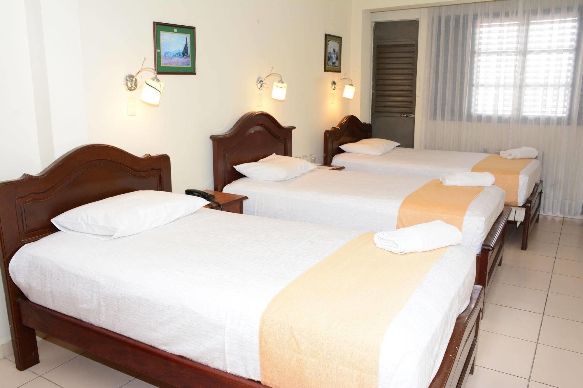 La Siesta Hotel Santa Cruz de La Sierra Bagian luar foto